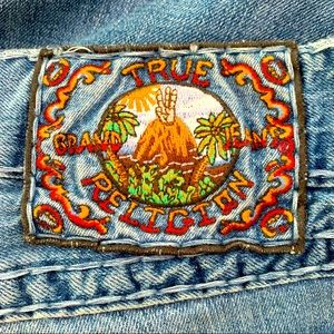 TRUE RELIGION Maui Straight Leg Embroidered Patch Heavy Whip Stitch Jeans - 32